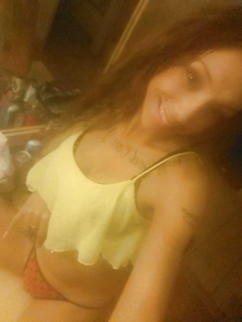 9P Latina babes feet