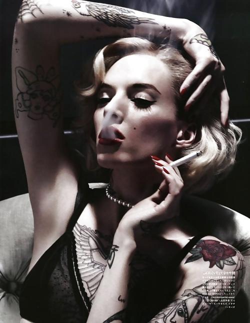 25P Smoking Sexy 21