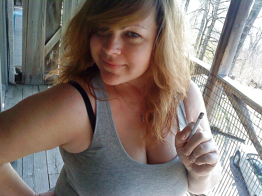 16P Exposed Amateur Wife flashes her fat tits
