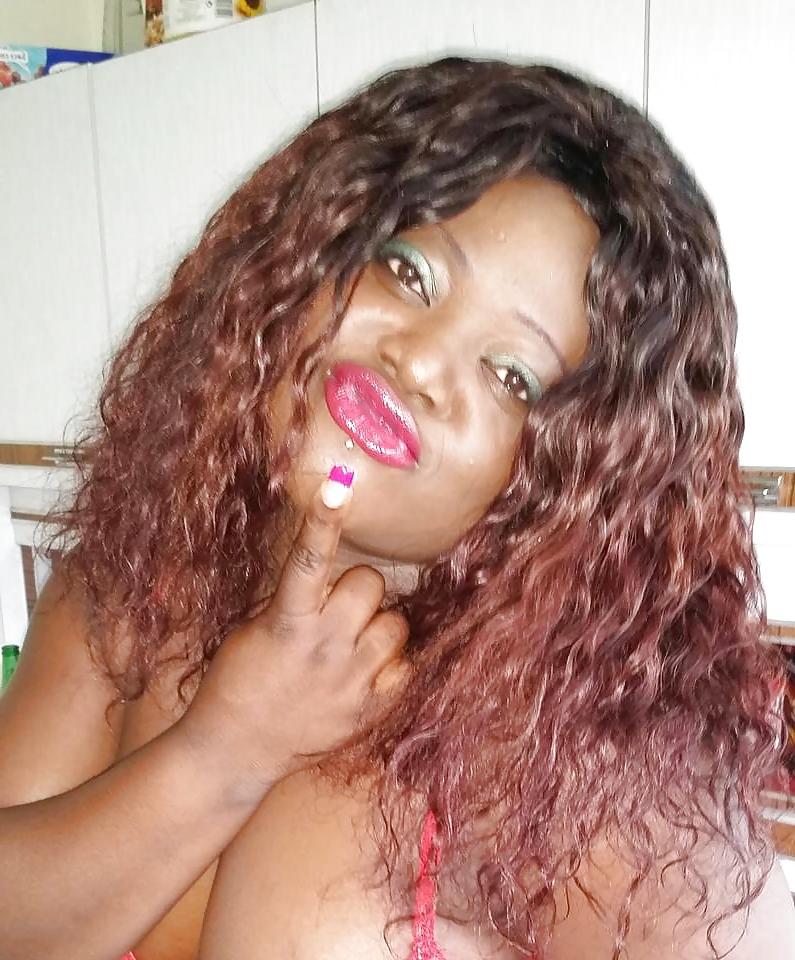 11P Happyness la Jolie - Fat Ebony Tart 