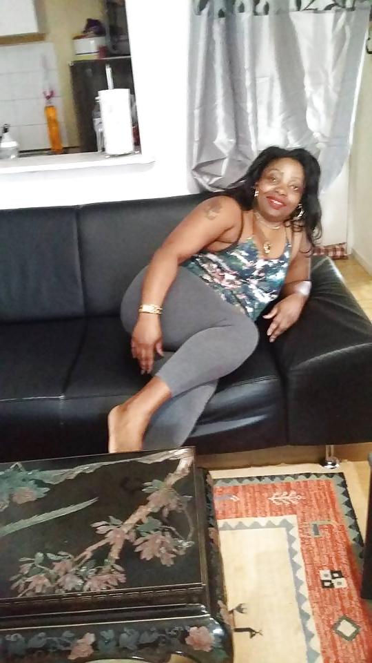 11P Happyness la Jolie - Fat Ebony Tart 