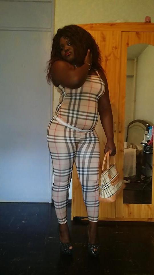 11P Happyness la Jolie - Fat Ebony Tart 