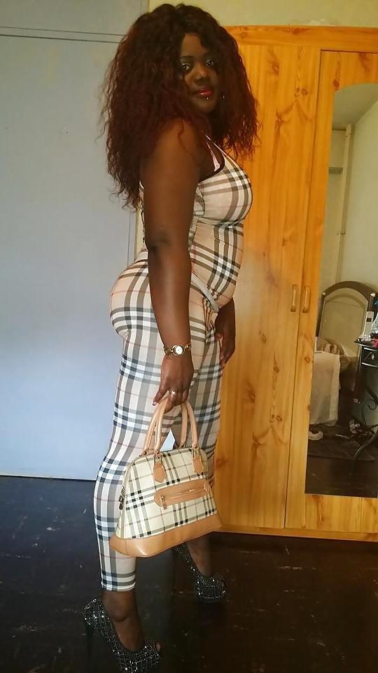 11P Happyness la Jolie - Fat Ebony Tart 