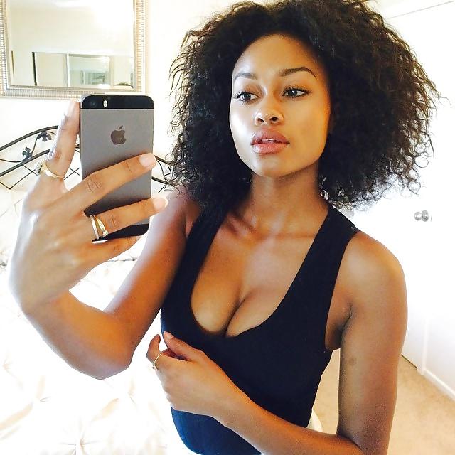 25P Sexy Ebony Goddess Creolpatra
