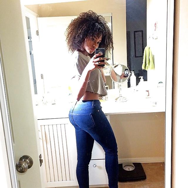 25P Sexy Ebony Goddess Creolpatra