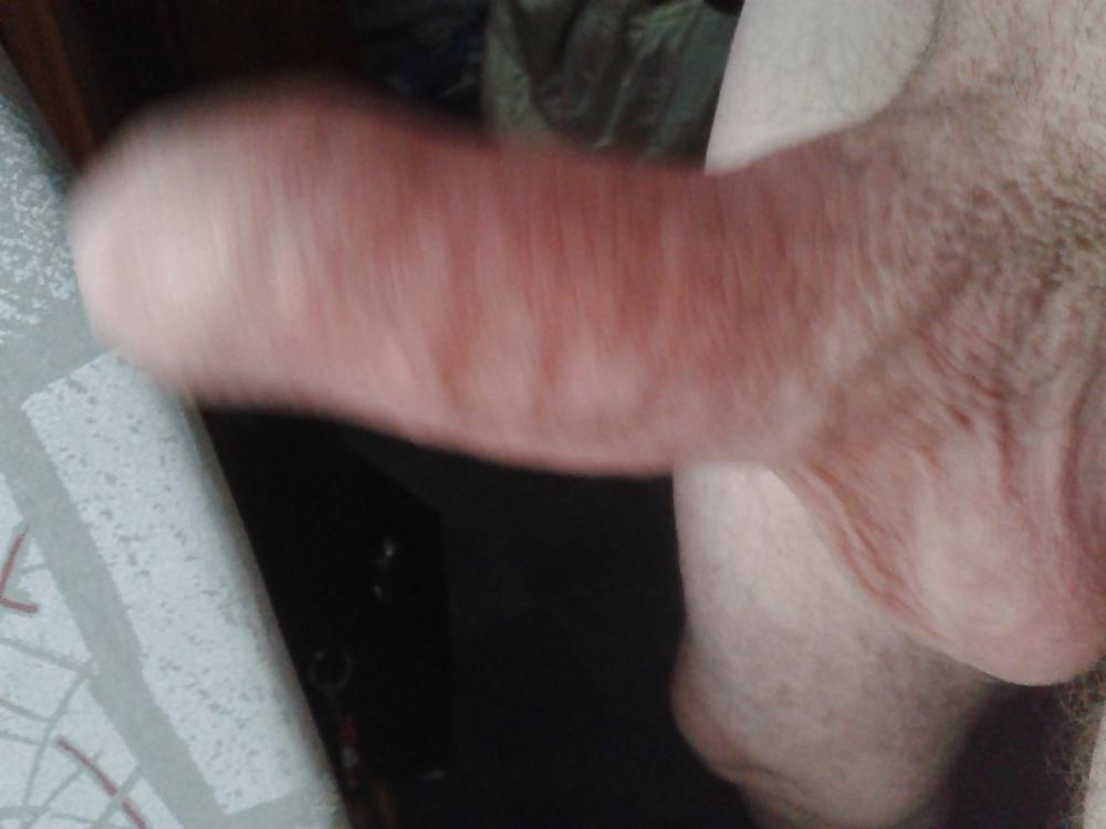 11P HIS PRIVATE PHONE PHOTOS