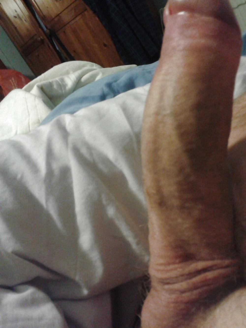 11P HIS PRIVATE PHONE PHOTOS
