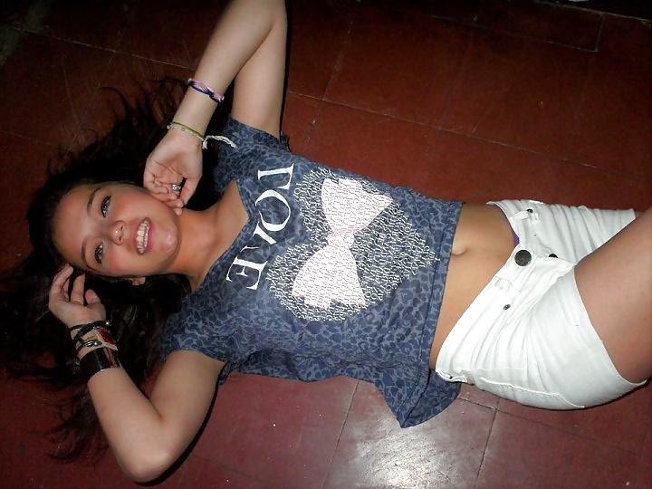 25P Cute teen babes