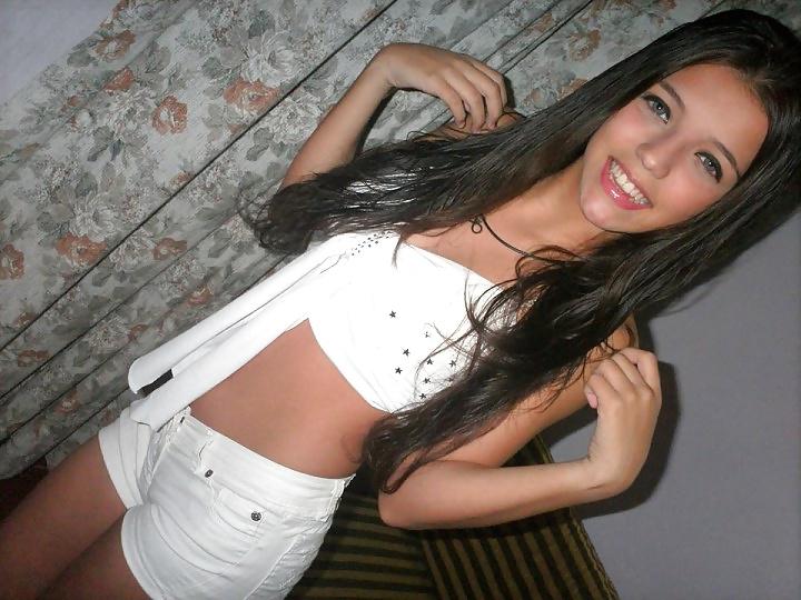 25P Cute teen babes