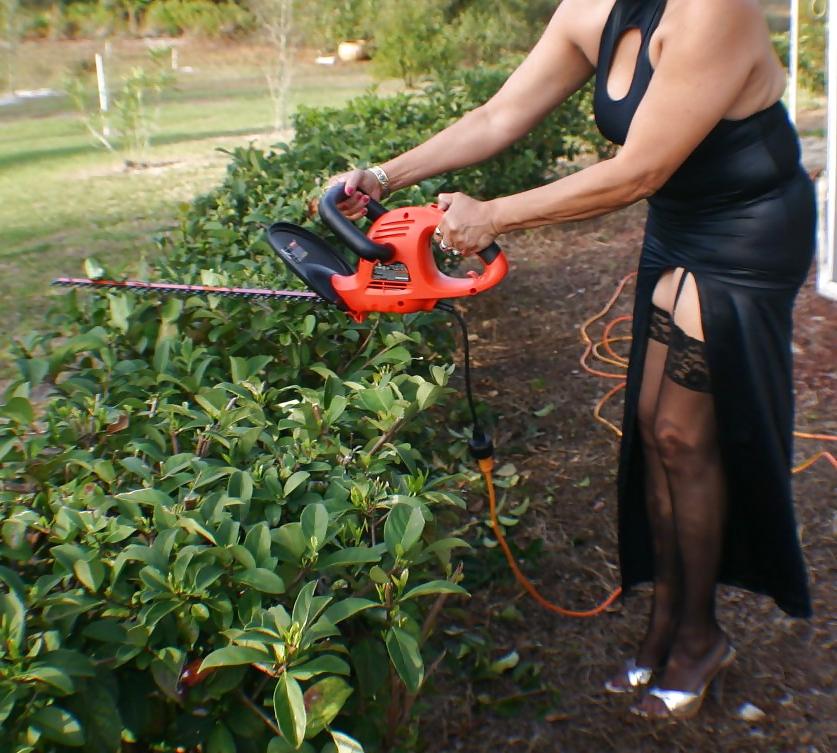 9P The sexiest garden helper in the world