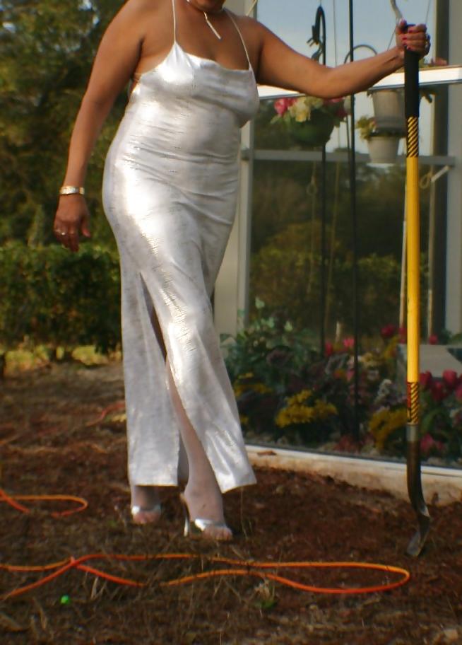 9P The sexiest garden helper in the world