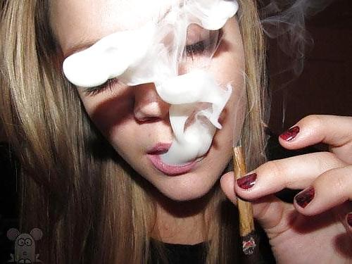 17P Smoking Stoner Girls