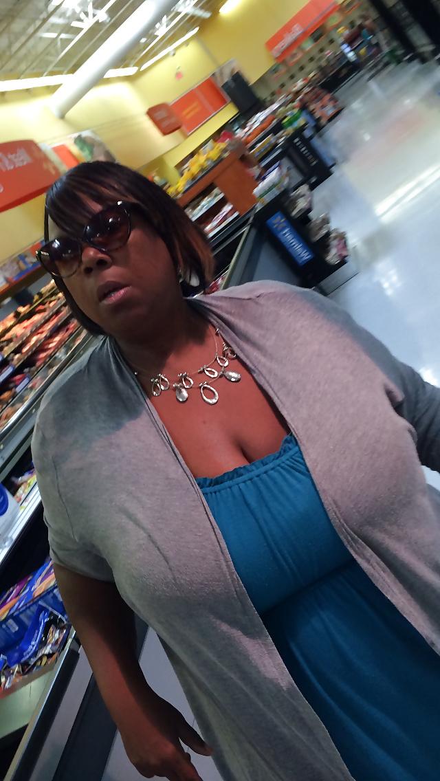 25P Candid Big Boobs & Ass