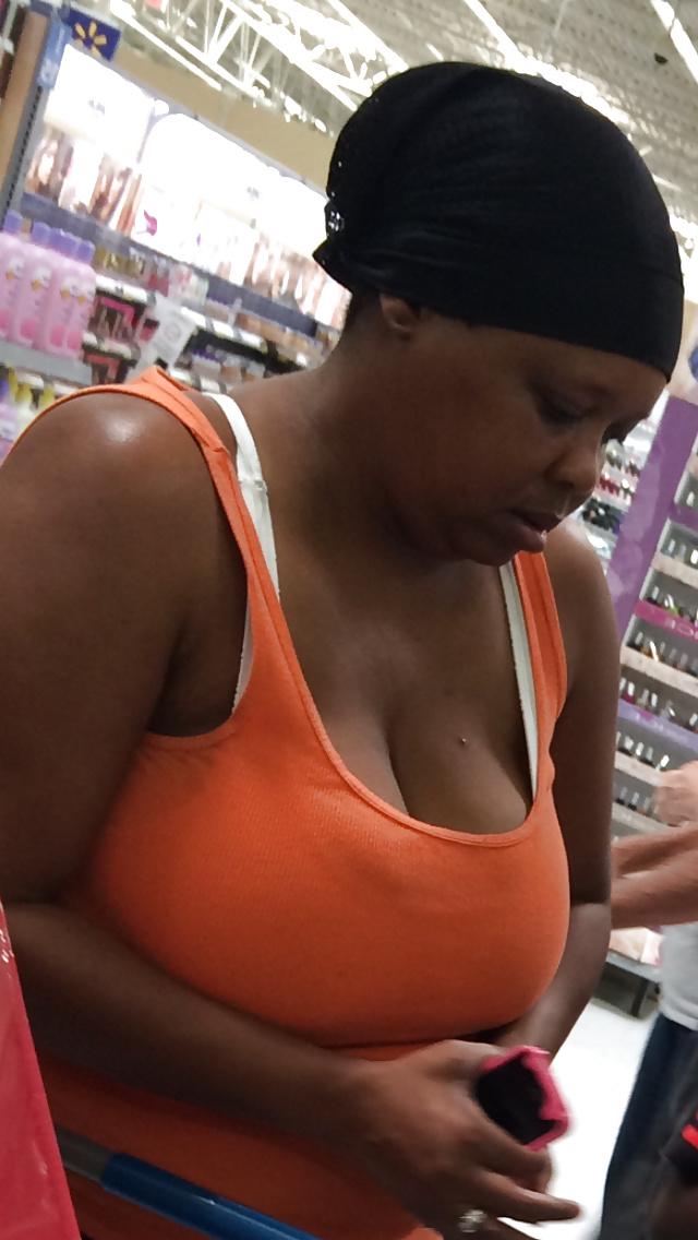 25P Candid Big Boobs & Ass
