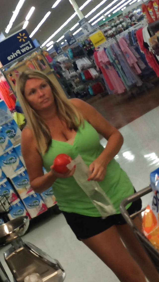25P Candid Big Boobs & Ass