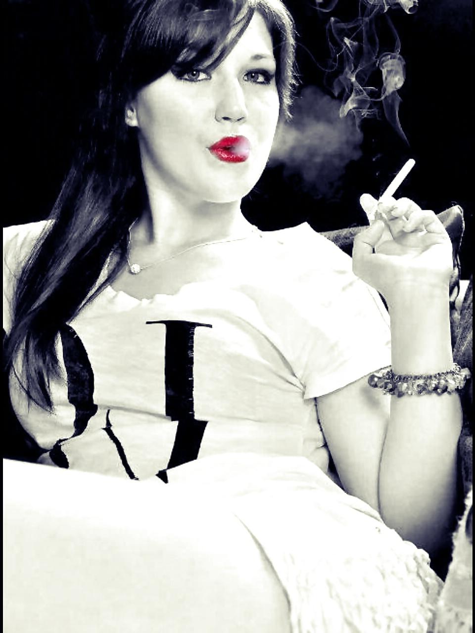 25P Smoking Sexy 18