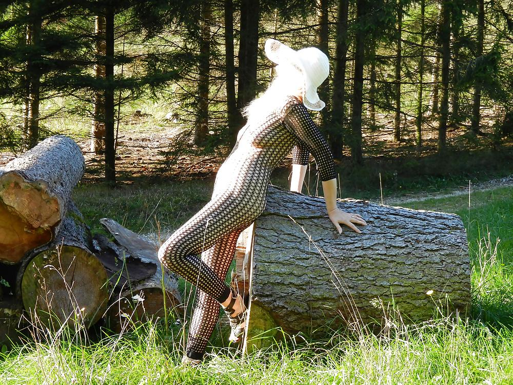 25P Herbstspaziergang im Catsuit