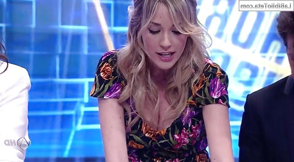 25P Anna Simon Spanish Celebrity Big Boobs