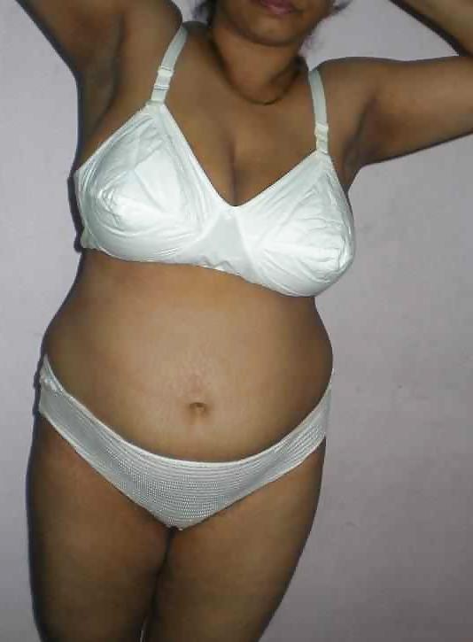 25P Stretched Indian Aunties
