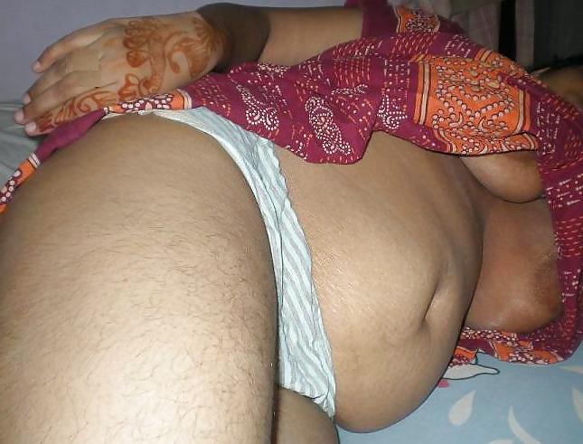 25P Stretched Indian Aunties