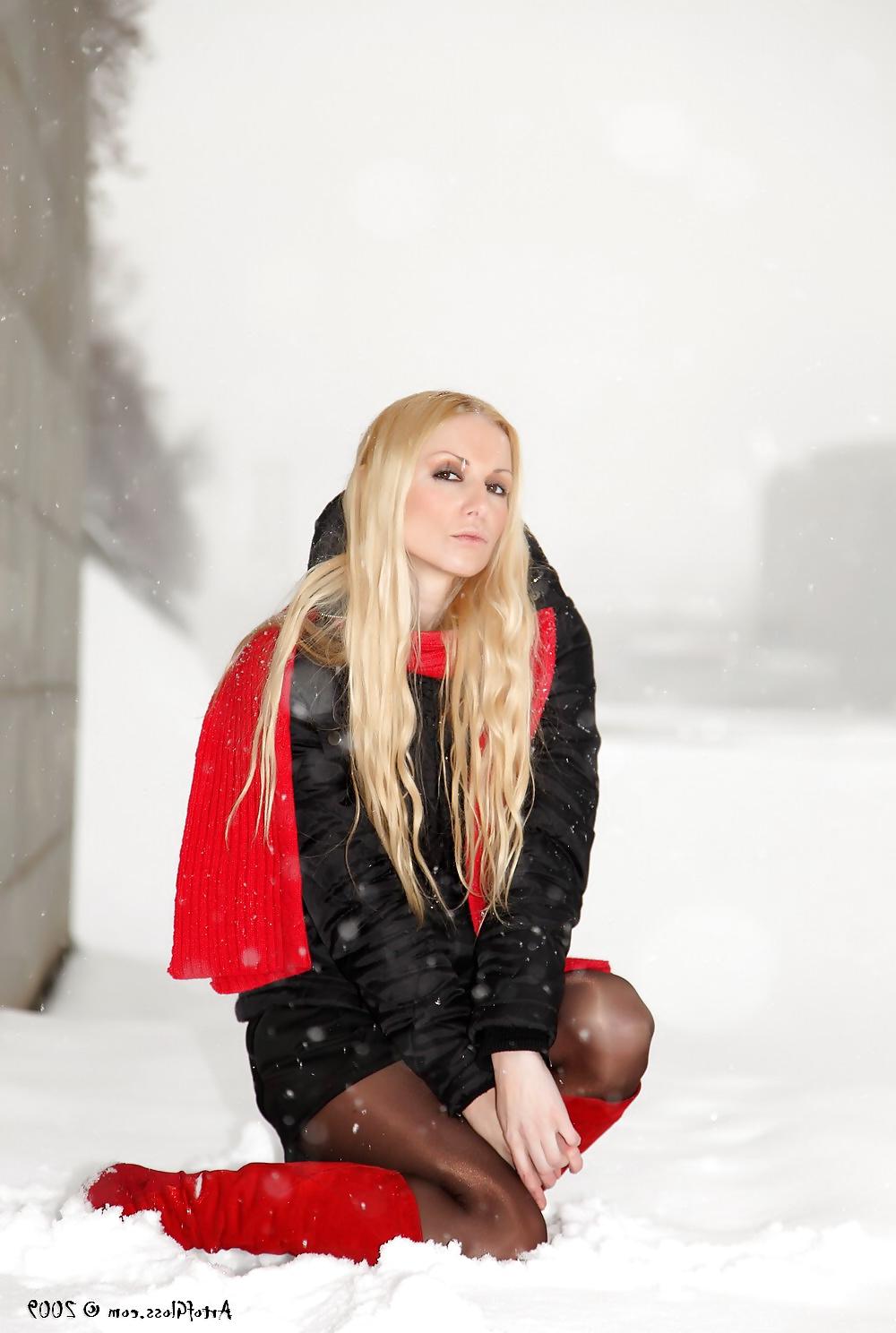 25P Red Boots