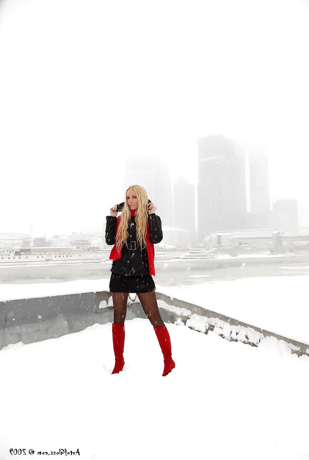 25P Red Boots