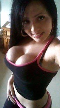 25P Paki indian boobs cleavage hot 
