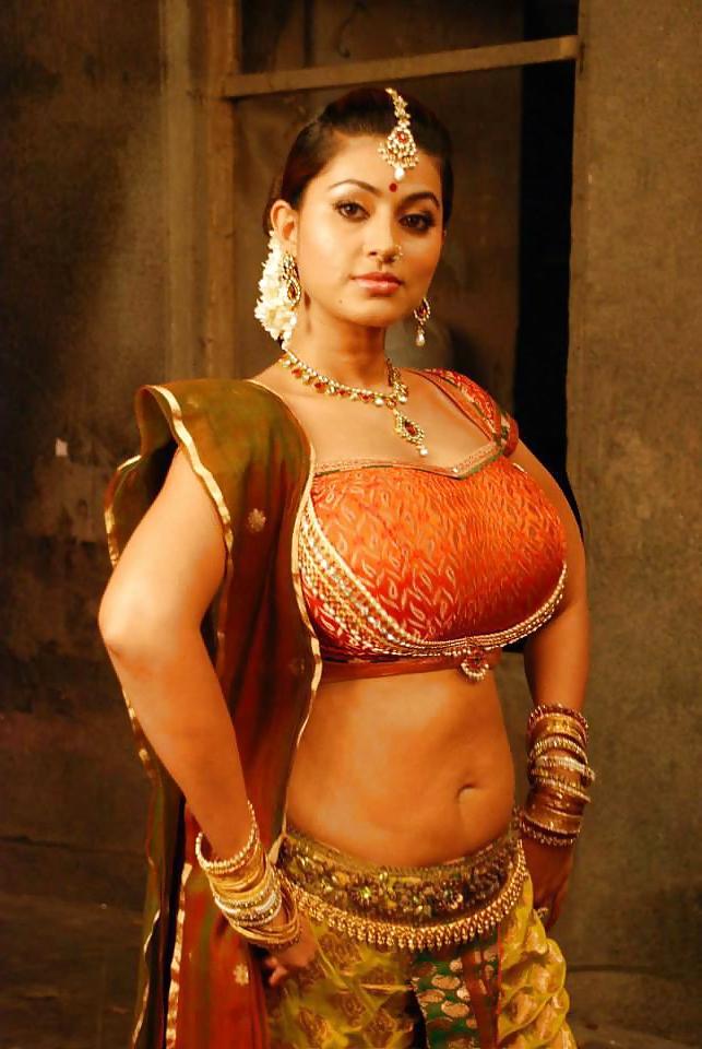 25P Paki indian boobs cleavage hot 
