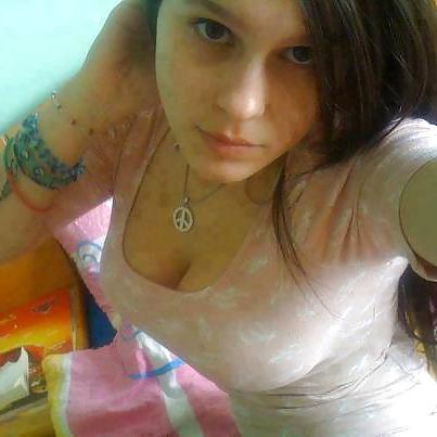25P Paki indian boobs cleavage hot 
