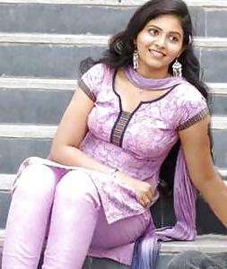 25P Paki indian boobs cleavage hot 