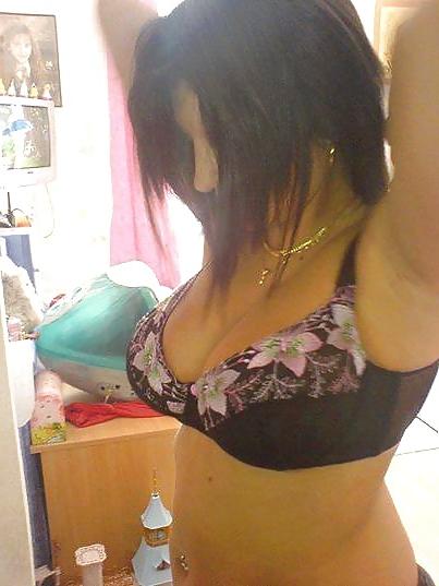 25P Paki indian boobs cleavage hot 