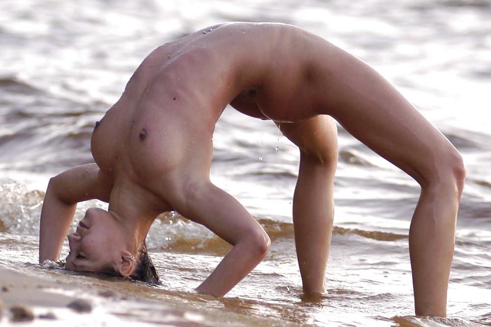 25P Babes at the Beach 30