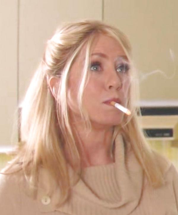25P Jennifer Aniston Smoking