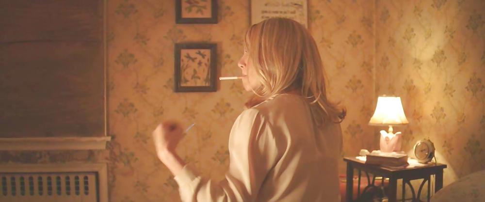 25P Jennifer Aniston Smoking