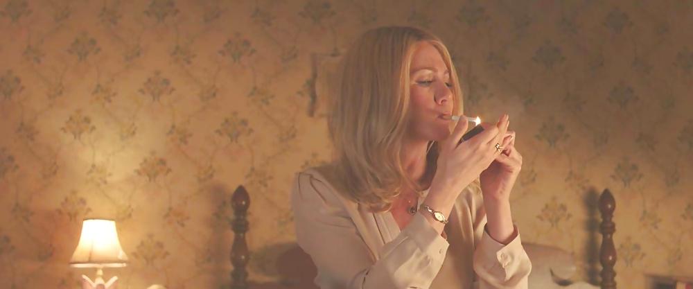 25P Jennifer Aniston Smoking