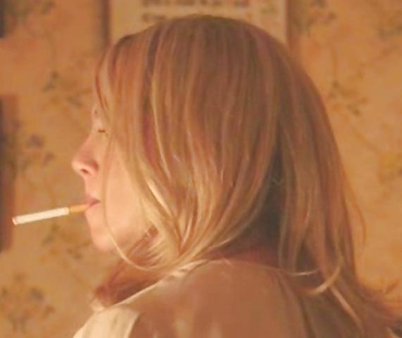25P Jennifer Aniston Smoking