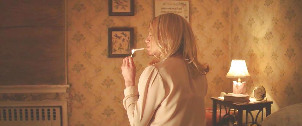 25P Jennifer Aniston Smoking