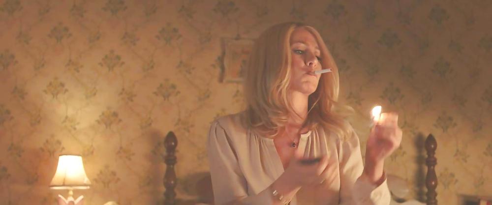 25P Jennifer Aniston Smoking