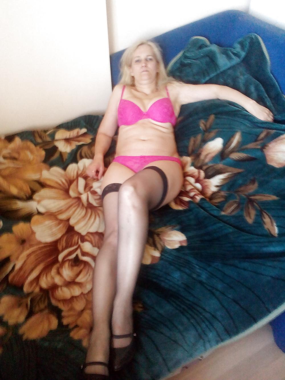 25P Russian MILF Tania Exposes herself and then fucks