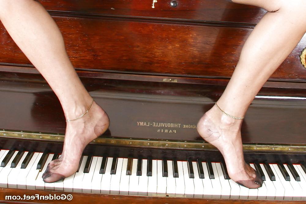 11P Playing Piano