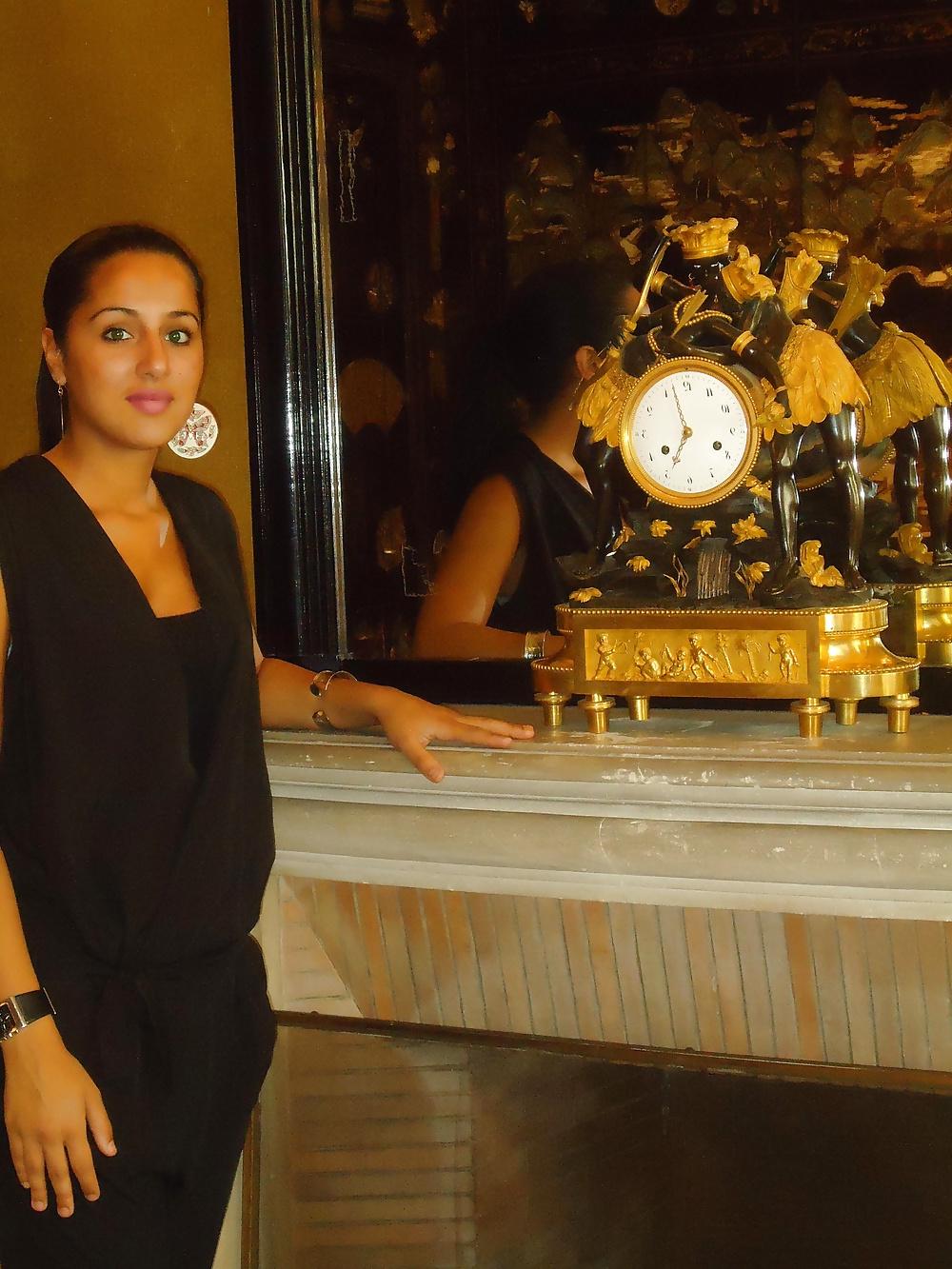 25P Fatima Hadraoui, beurette pute, corps de folie, chiennasse!
