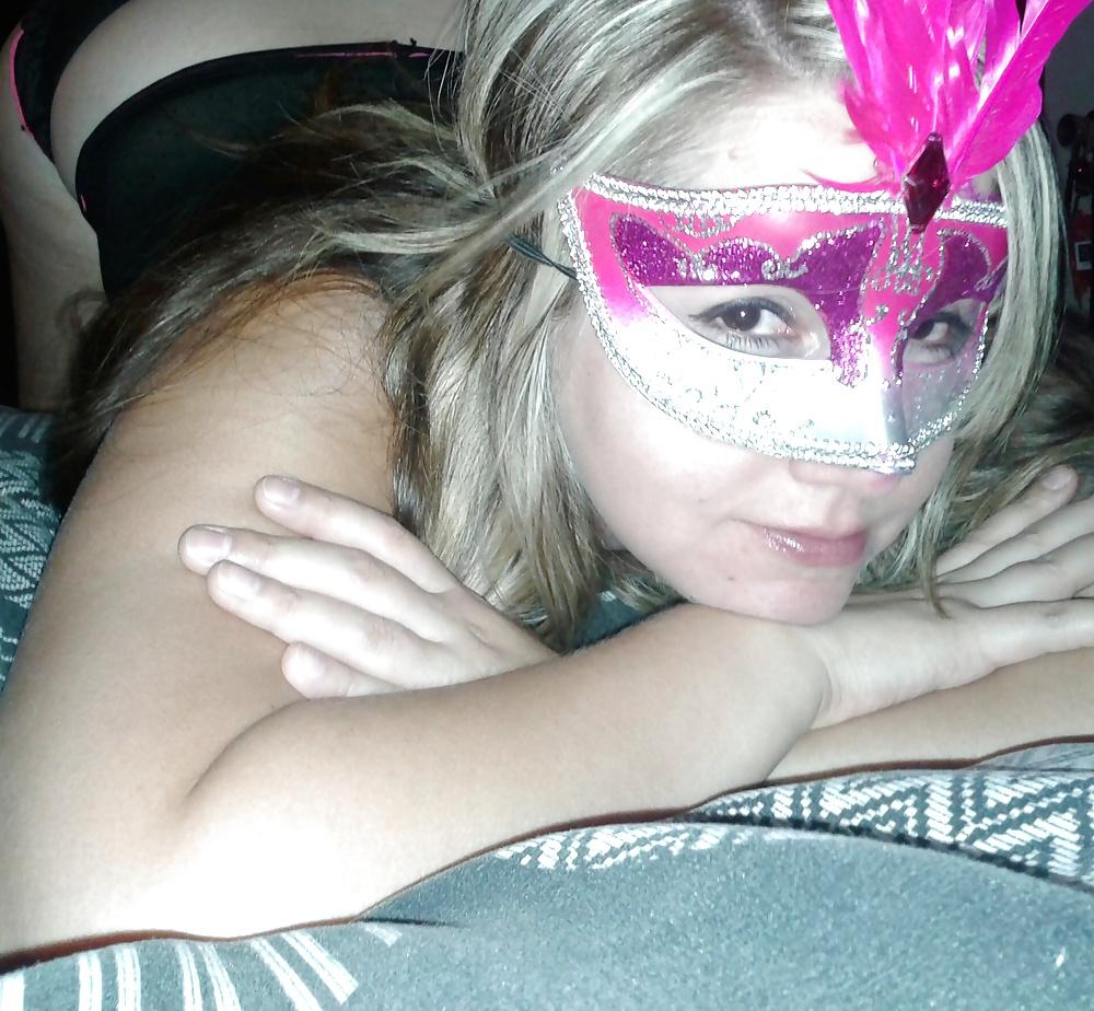7P Pink mask