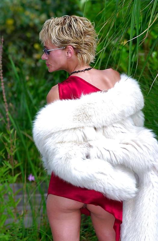 25P Vanessa exhib outdoor Heels Boots Glases Furs