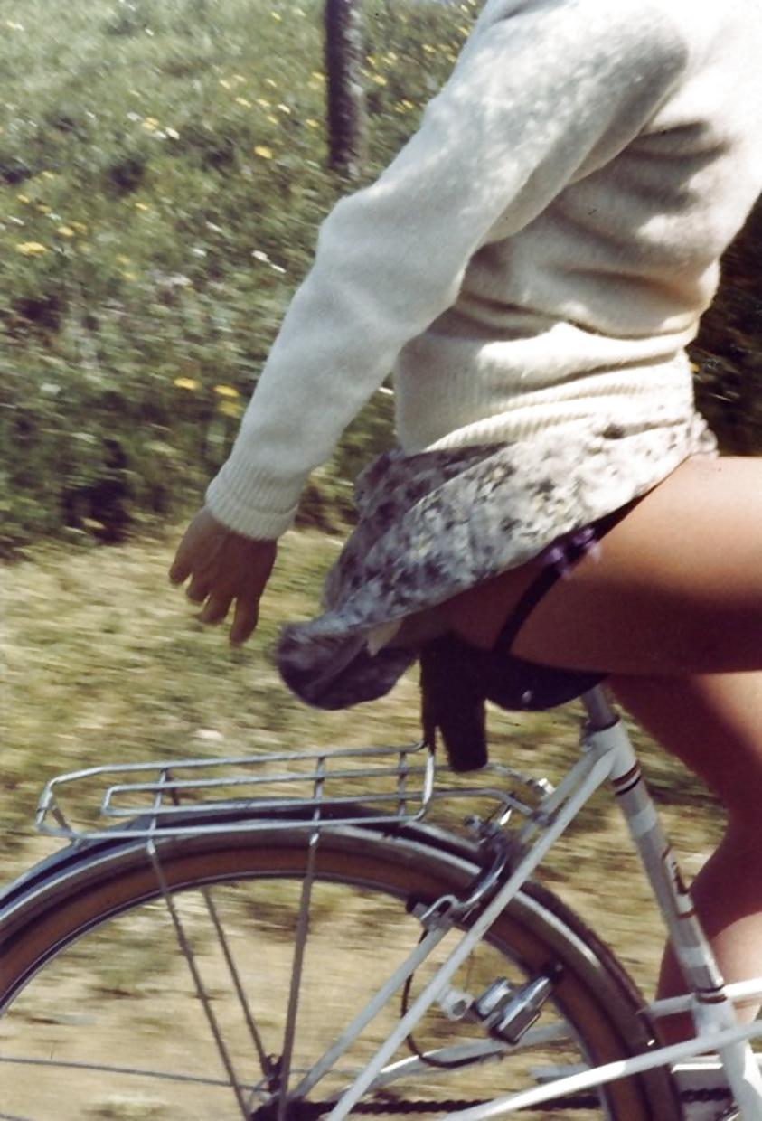 25P Girls On Bicycle's 2