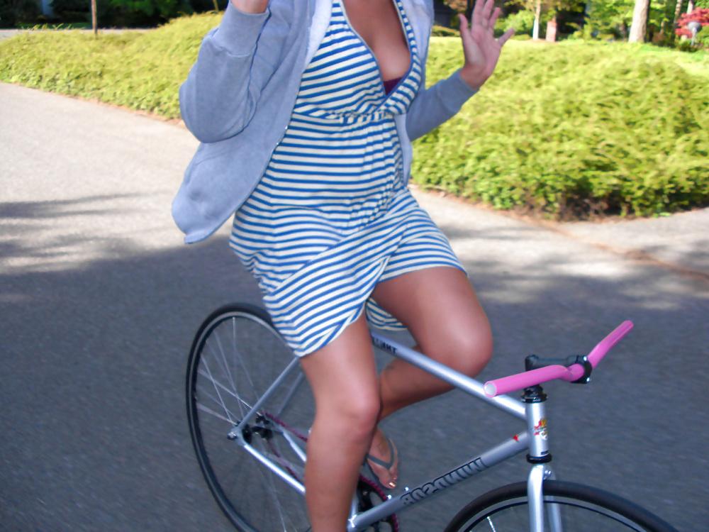25P Girls On Bicycle's 1