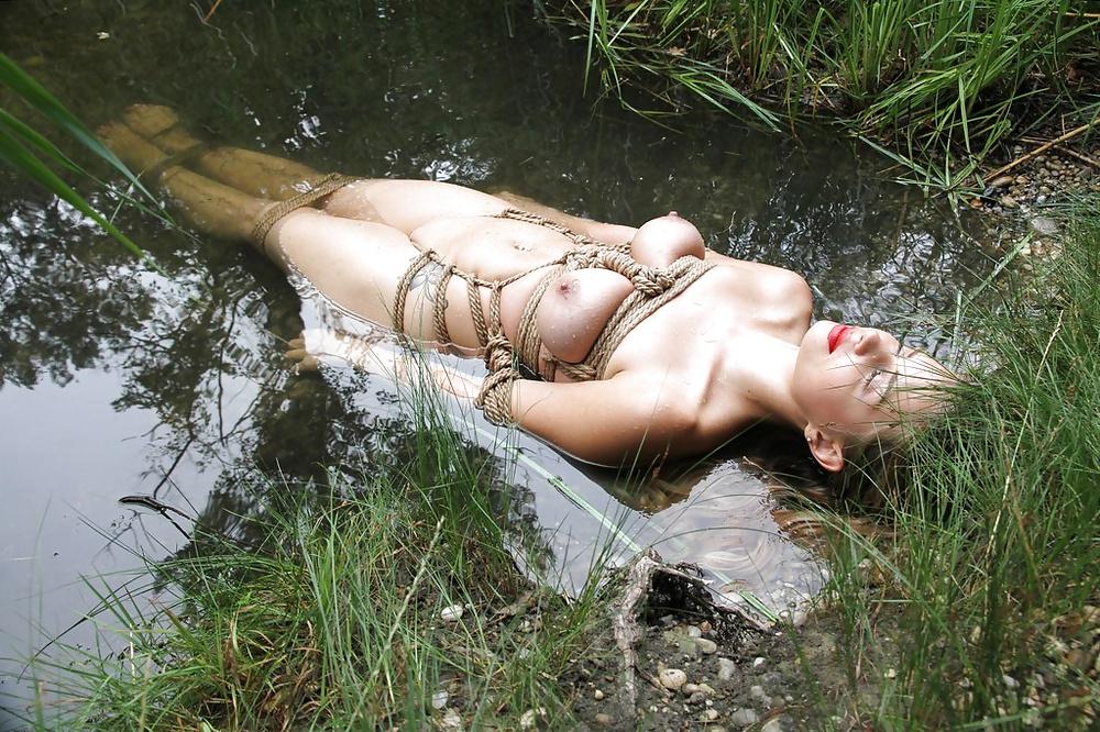 25P Outdoor Bondage - Vol. 2
