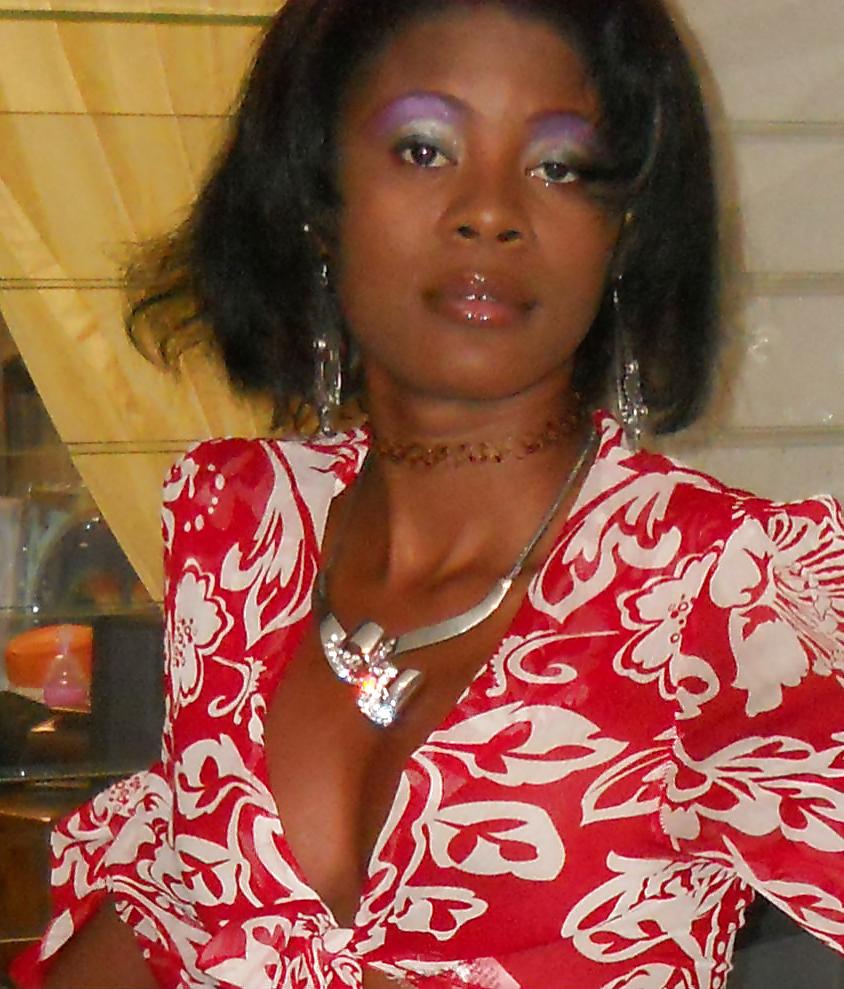 25P Sexy ebony