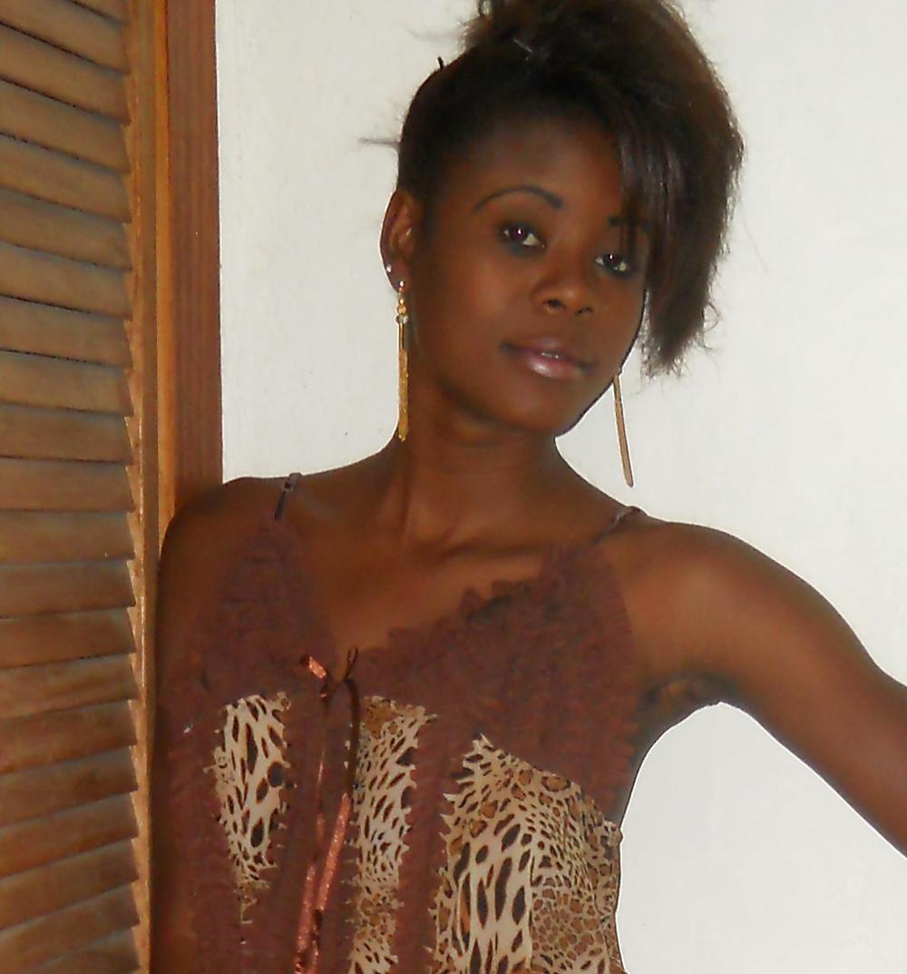 25P Sexy ebony