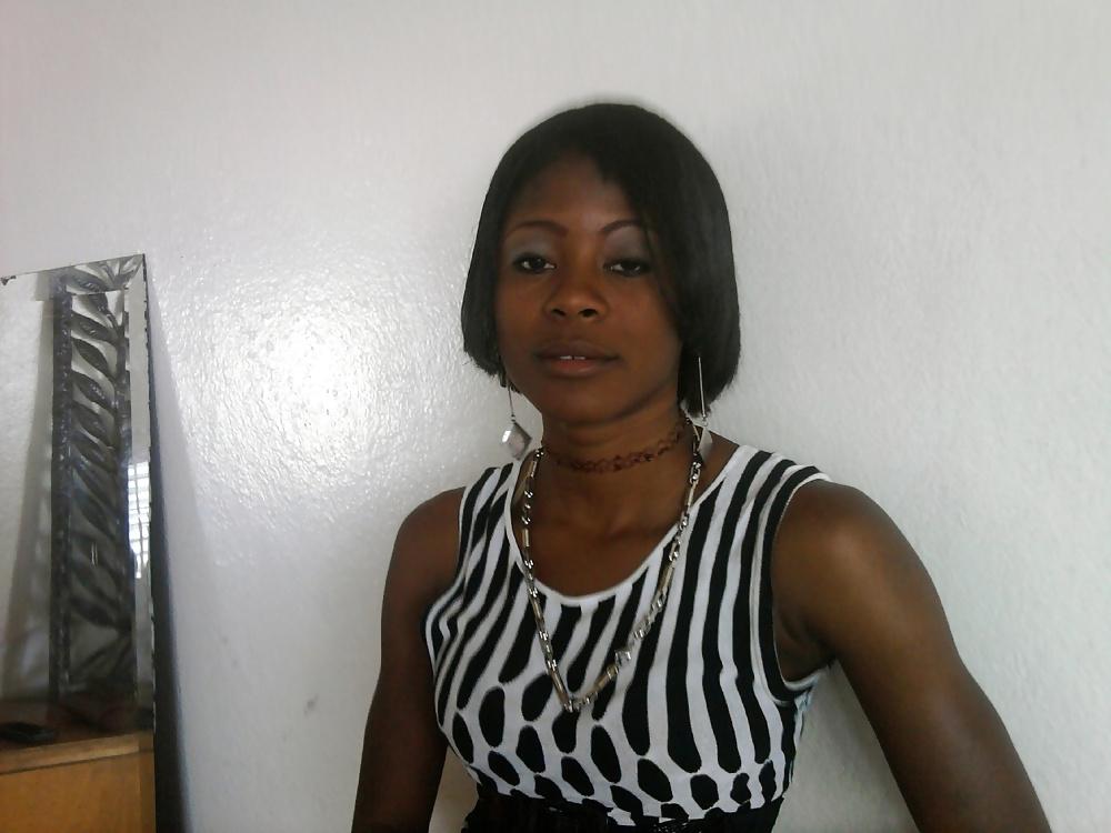 25P Sexy ebony