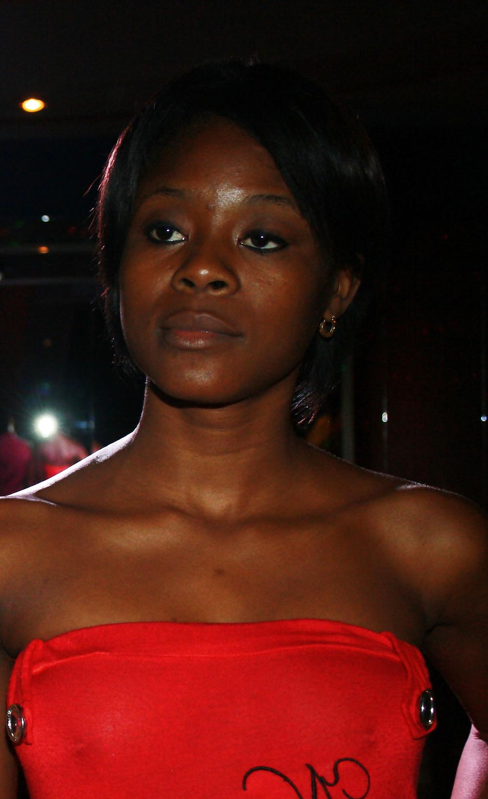 25P Sexy ebony